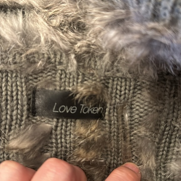 Fur Knit Vest- Love Token - Picture 3 of 5